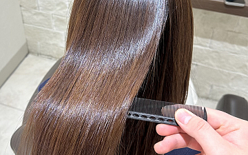 メテオストレートで上品な艶髪へ